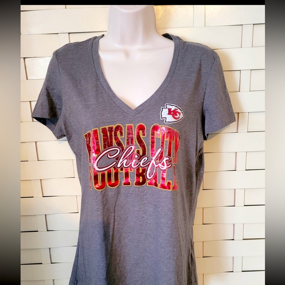 Kansas City Chiefs NFL Football 🏈 Tee shirt Women’s Size Large